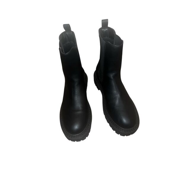 ✨Express Black Gore Lug Sole Ankle Sz 7 Boots✨ - Picture 4 of 9